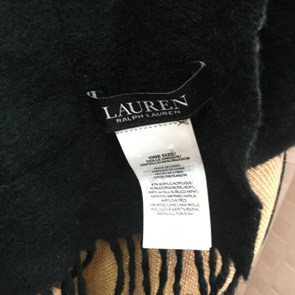 Ralph Lauren black label wool scarf with pockets - Picture 7 of 8